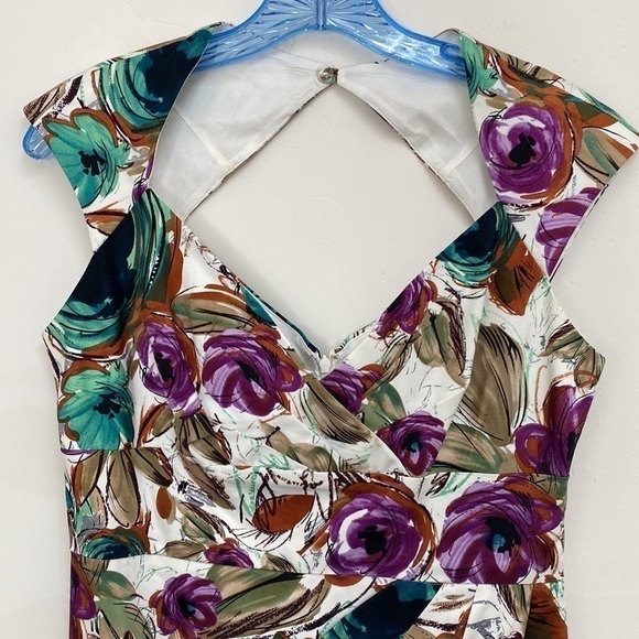 Beautiful Maggie L Petite Cotton Blend Floral V-Neck Dress Size 8P - Picture 5 of 13